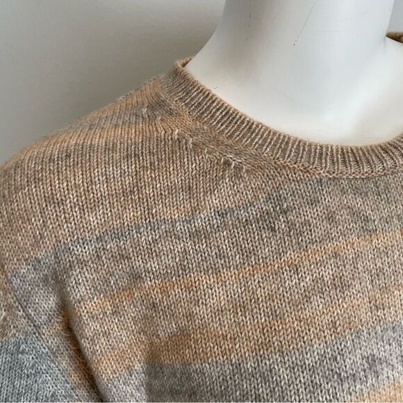 6397- Wool Blend Gray and Tan Crewneck Sweater Size Medium - Picture 5 of 8